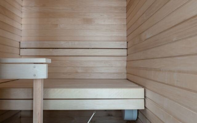 2ndhomes Luminous 2BR Loft House w Sauna