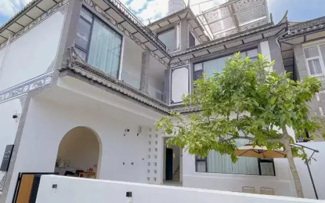 Yuchu Courtyard