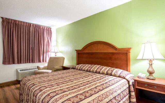 Studios and Suites 4 Less Emporia