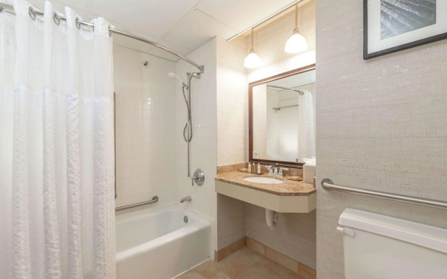 Doubletree by Hilton Bloomington - Minneapolis South