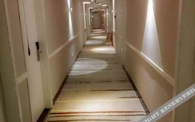 100 Inn Liangpin Hotel (Shanghai Fengxian Situan)