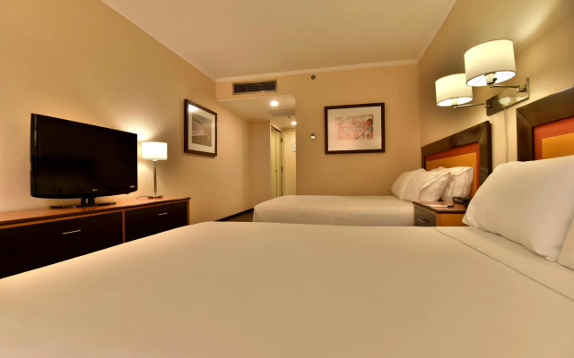 Holiday Inn Express Puerto Madero, an IHG Hotel