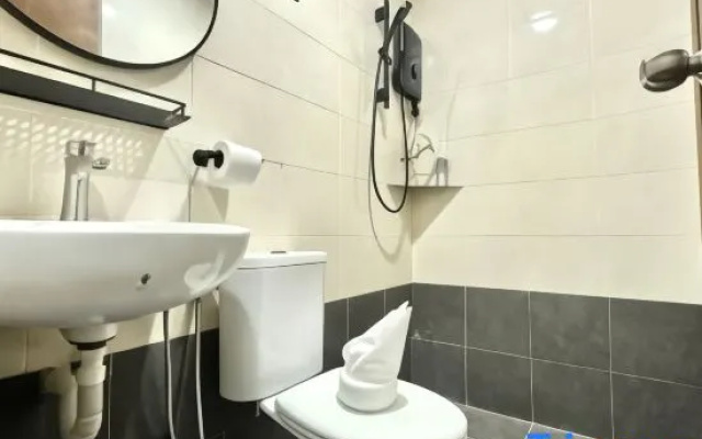 Swing & Pillows @ Salak Tinggi KLIA Transit 【Late Check Out + Open 24 Hour】 – Bathroom – Sepang