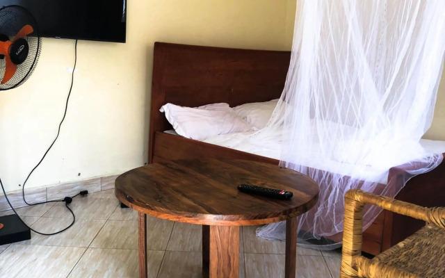 Cozy Bukoto Studio, unlimited WiFi, Netflix & Close to Acacia