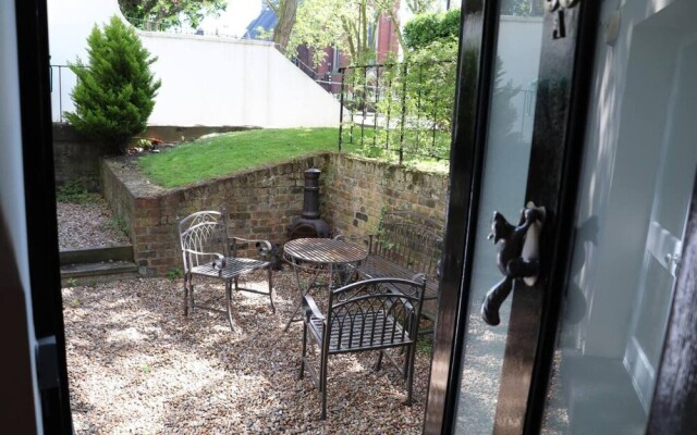 2-bed, Sleeps 4, Garden