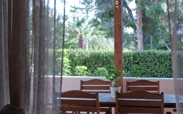 Evi's Voula Home