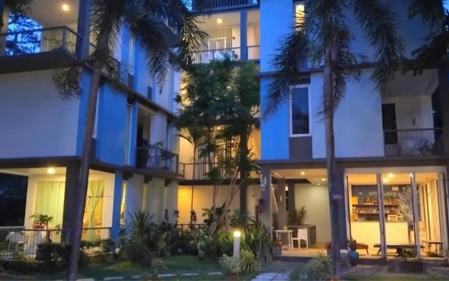 White at Sea Resort