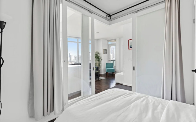 Toronto Waterfront Stay