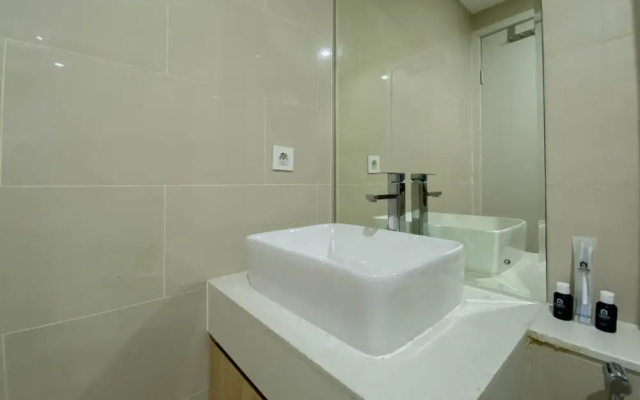 Spacious And Warm Studio Daan Mogot City Apartment