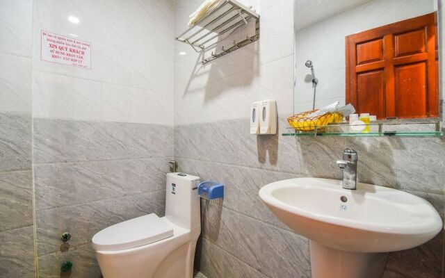 OYO 488 Hung Thu Hotel