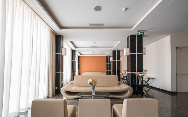 Iu Hotel Saurimo Rotunda