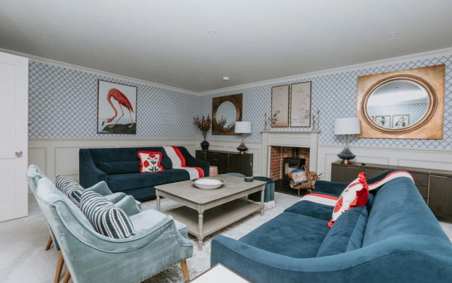 The Dragonfly - Central 2 Bedroom House