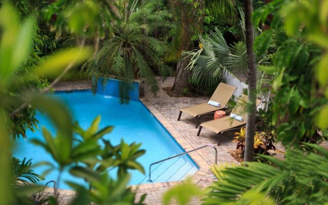Tropical Inn