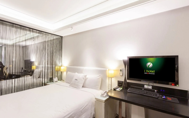 I Hotel