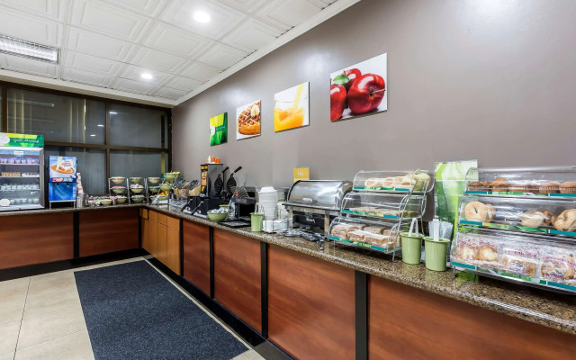 Quality Inn & Suites Los Angeles Airport - LAX