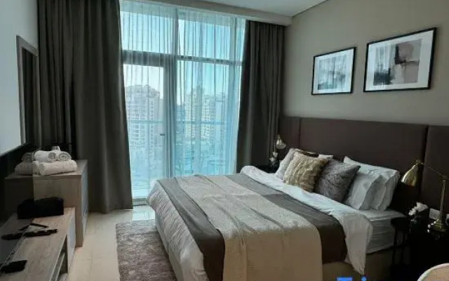 High-floor Studio | Atlantis view