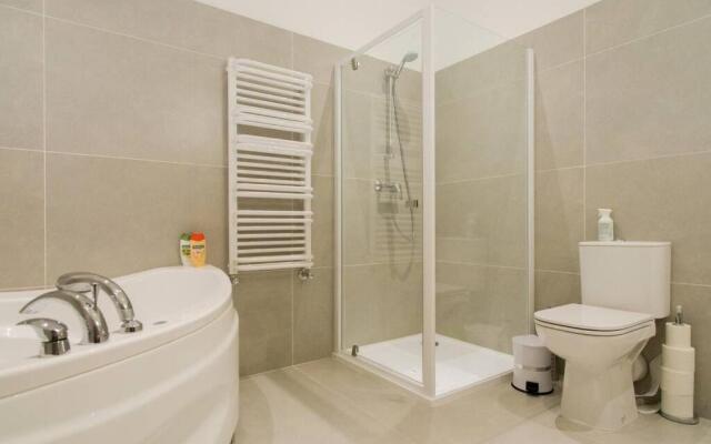 Modern & Spacious 80m2 Apartment in Riga Old Town