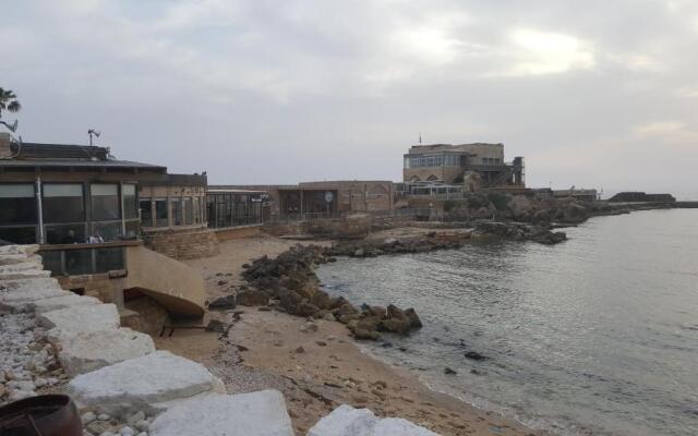 Neot Golf, Ziv's Place