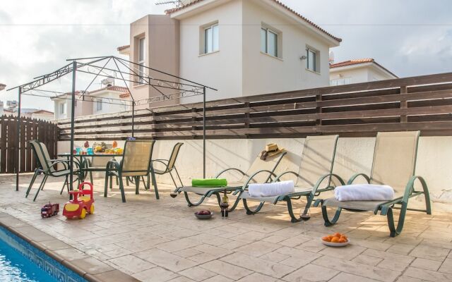 Pernera Sea Holiday Villa
