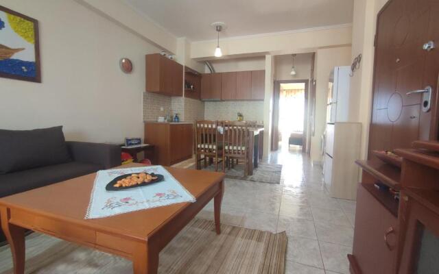 Dreamy 2 bedroom condo with free parking