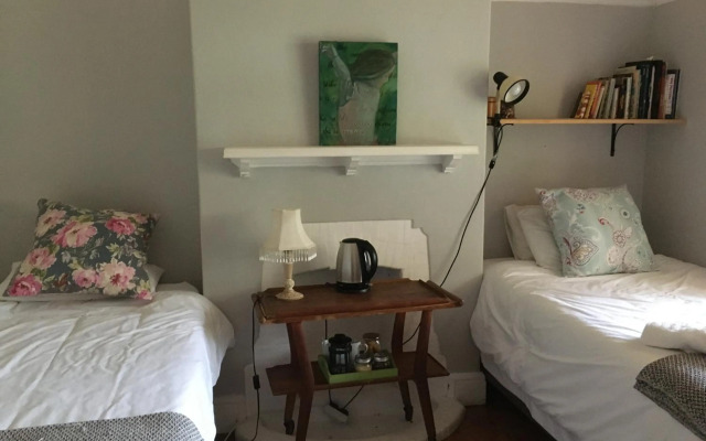 Sarah's Place- Manor House