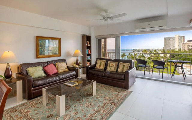 Waikiki Shore by OUTRIGGER