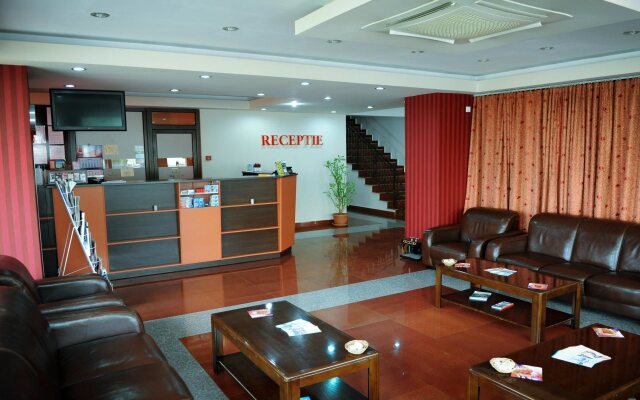 Lira Pacific Aparthotel