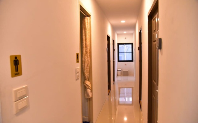 Inn Trog And Inn Soi - Hostel - Adults Only