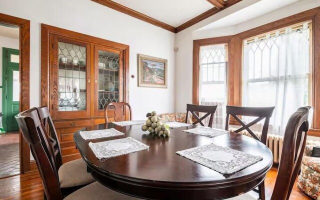 Cozy Cape Cod Bungalow