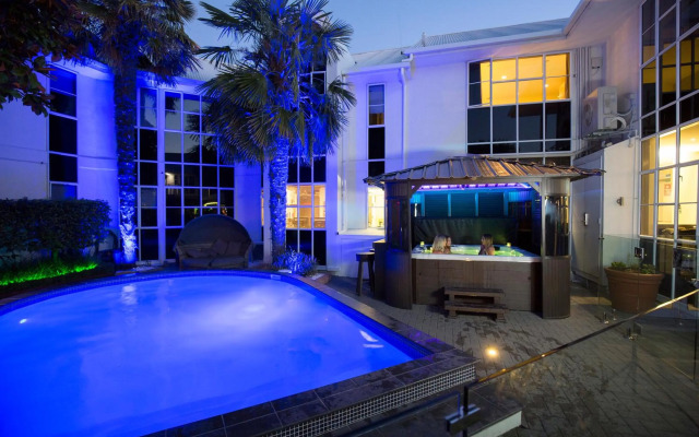 Pavilions Hotel