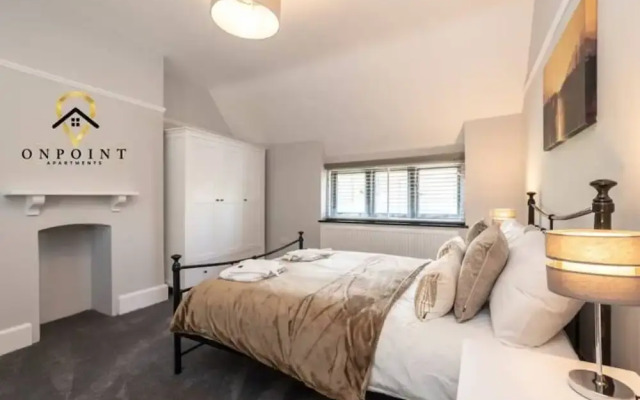 FRESH 1 Bedroom Apt With Parking