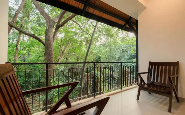 Sol Banyan by Hireavilla - 2BR w Pool in Candolim