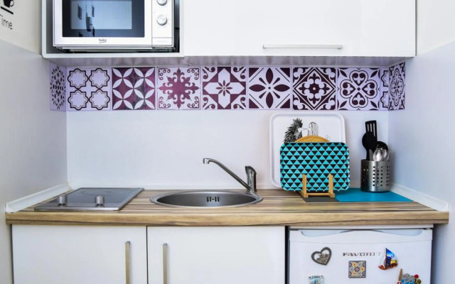 Stylish & Cozy Studio by Danailov Apartments