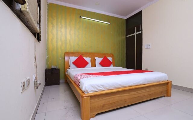 OYO 37773 Hotel J Joy