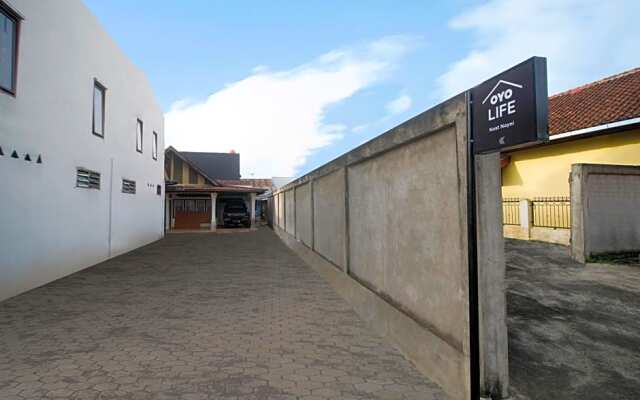 OYO Life 2888 Nayni Kost