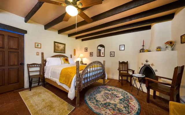Loba Luna Bed & Breakfast