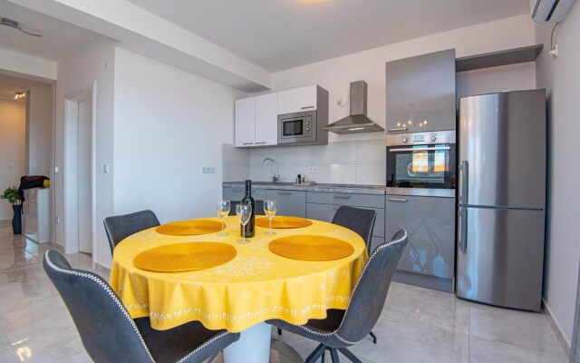 Stunning Apartment in Primosten With Wifi and 3 Bedrooms