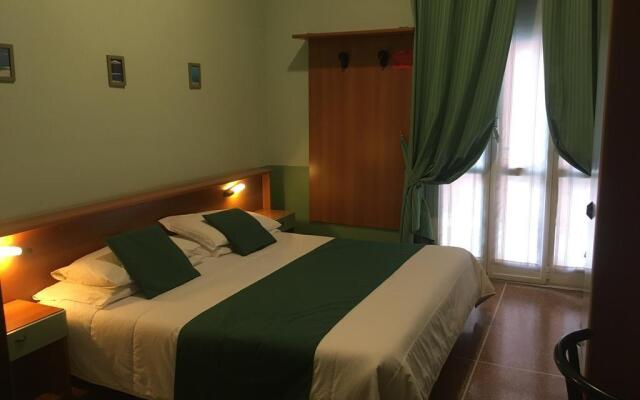 Hotel Glory