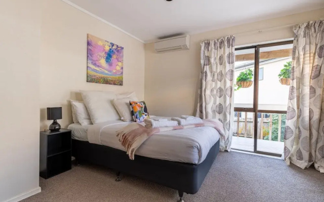 Character 4BR Home - Seaview - Skyline - Hot tub