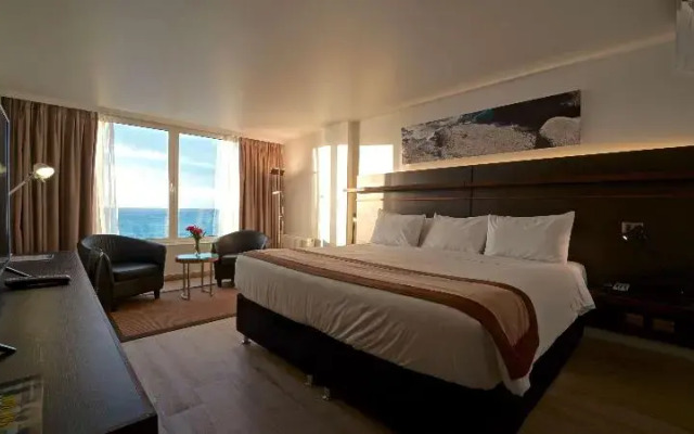 Radisson Acqua Hotel and Spa Concon