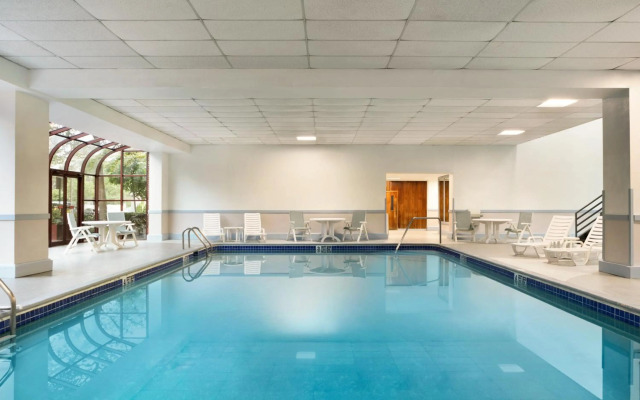 DoubleTree by Hilton New York LaGuardia Airport