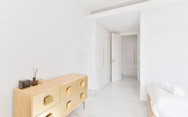 Luxury 2BR plus maids room in Bluewaters
