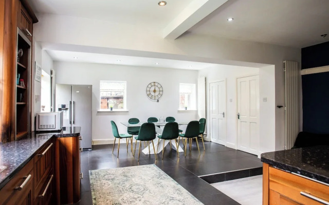 Spacious 5 Bed House Newcastle Gateshead