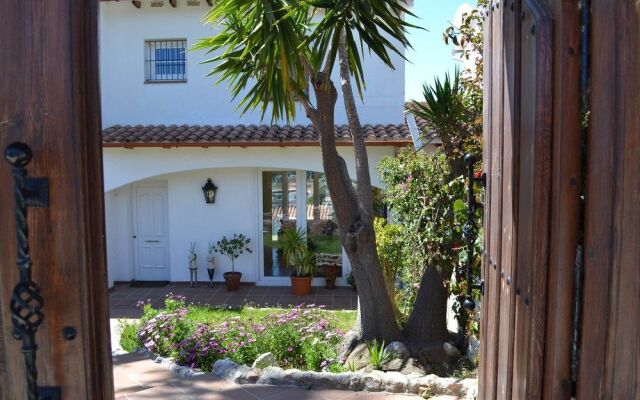 Cute House with Swimming Pool