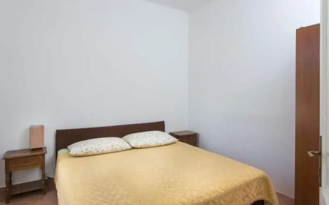 Apartment Tranquilo- Two Bedroom Apartment With Garden View