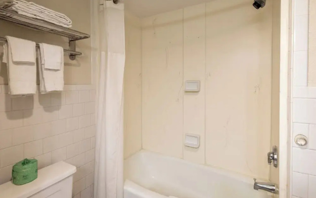Dominion Inn & Suites