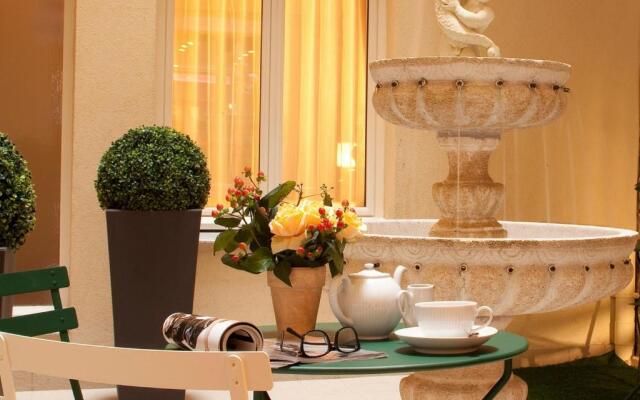 Hotel Saint Honore 85