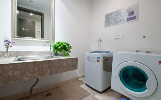 Yangzhou Slender West Lake Wisteria Hotel