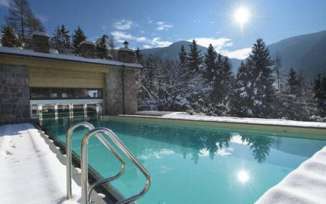 Hotel Paradies