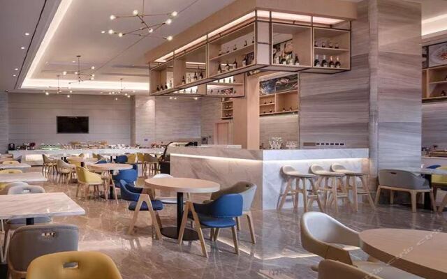 Kyriad Marvelous Hotel (Heyuan Wanlongcheng)